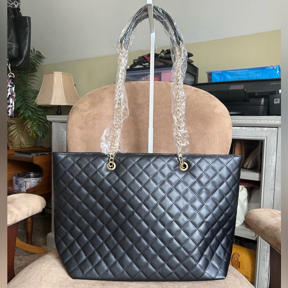Badgley Mischka Elegant Black Quilted Chain Strap Large Tote Bag, New w/ Tag - Picture 4 of 9